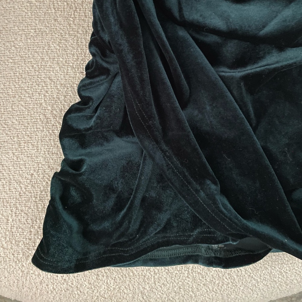 Emerald Velvet Corset Sweetheart Ruched Dress - Picture 4 of 8